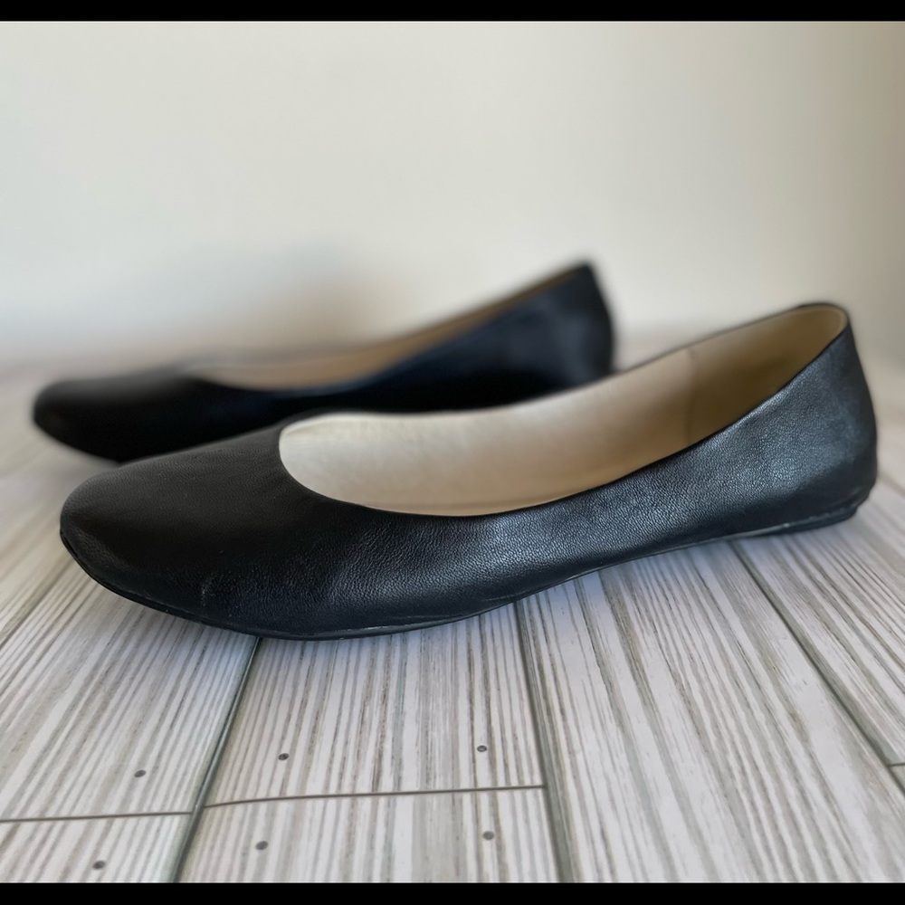 Kenneth Cole Reaction Black Leather Flats